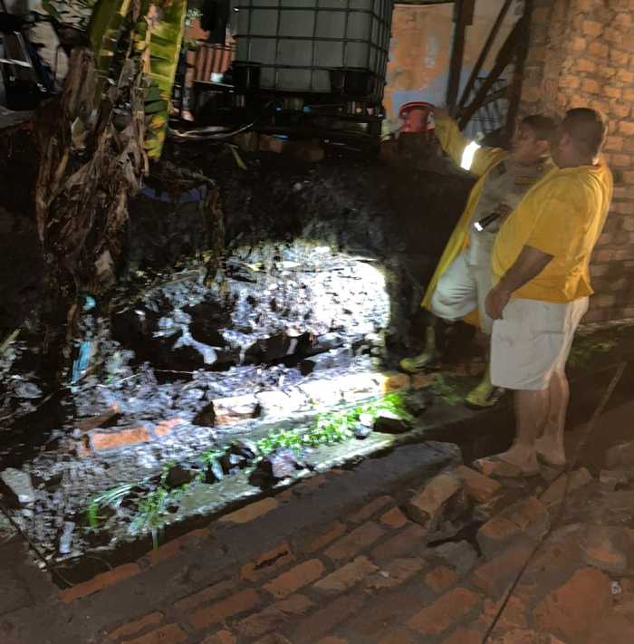 Viviendas afectadas, árboles caídos y crecida de quebradas dejaron lluvias en la capital