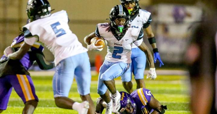 Your picks: Vote on the Cunningham Bounds Coastal Football Player for Week 3