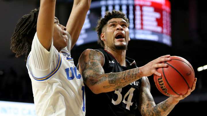 Lakers sign ex-UC Bearcat Cumberland, Wes Miller adds to staff