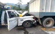 Camión pierde los frenos y choca la parte trasera de una gandola en la autopista Valencia