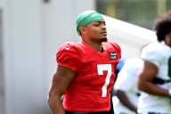 2025 Jets predictions, player props: How we're betting Justin Fields' first season in New York