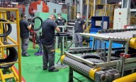Por la apertura de importaciones, Pirelli echó a la mitad de sus personal en Merlo