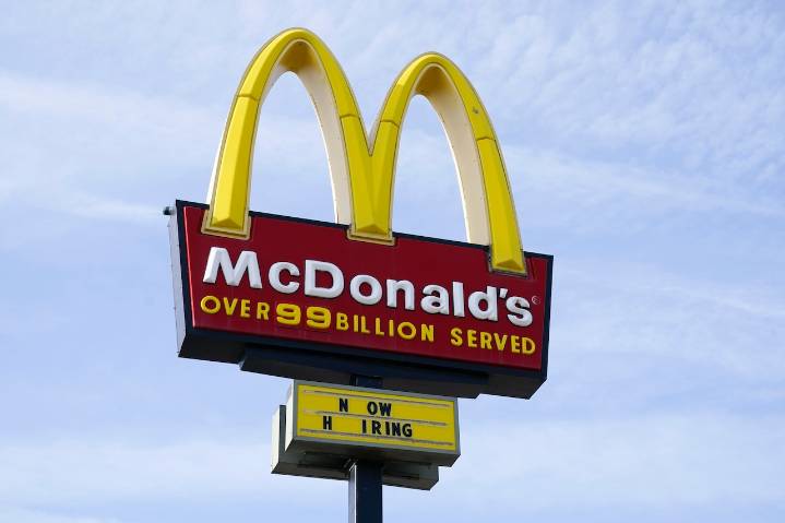 50-cent burgers at McDonald’s for National Cheeseburger Day: How to redeem today only
