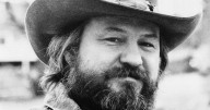Fallece Sonny Curtis, el legendario compositor detrás de clásicos del rock y la música popular: ¿de qué murió?