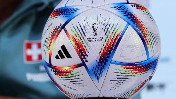 Se conocen las primeras imágenes del que sería el balón del Mundial 2026 y llueven críticas: "El peor balón de todos los tiempos"