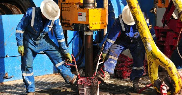 Producción petrolera de Pemex lejos de la meta de 1.8 millones de barriles
