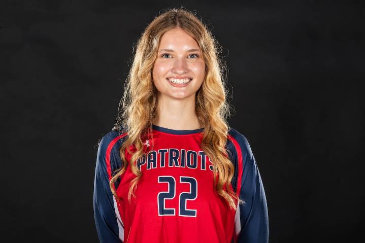 Ava Lyijynen leads Red Land volleyball past Hershey