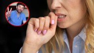 ¿Tronarse los dedos puede causar artritis?; médico experto aclara esta creencia