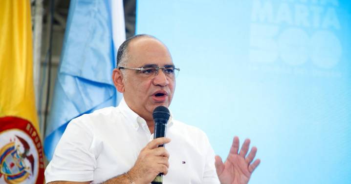 Alcalde Carlos Pinedo sanciona Acuerdo que disminuye costos de Impuesto de Alumbrado Público