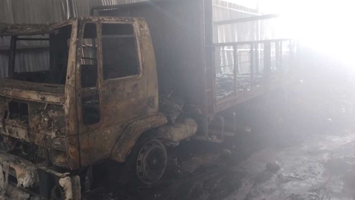 En imágenes: así quedaron los galpones de la Feria de Guaymallén consumidos por el fuego