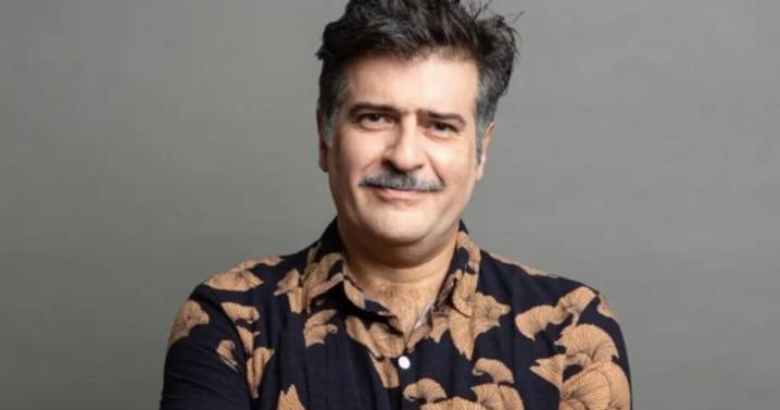 Rafael Spregelburd, el actor y dramaturgo argentino que habla siete idiomas, no hace castings, vive entre Italia y el mundo y acaba de desembarcar en la calle Corrientes