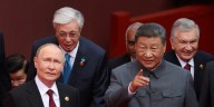 Un ex primer ministro italiano vio a Putin en China y dijo que quedó “impactado” por su estado: “Parecía Berlusconi al final”