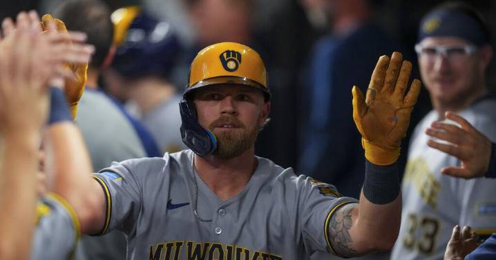 Brewers fall short of comeback 5