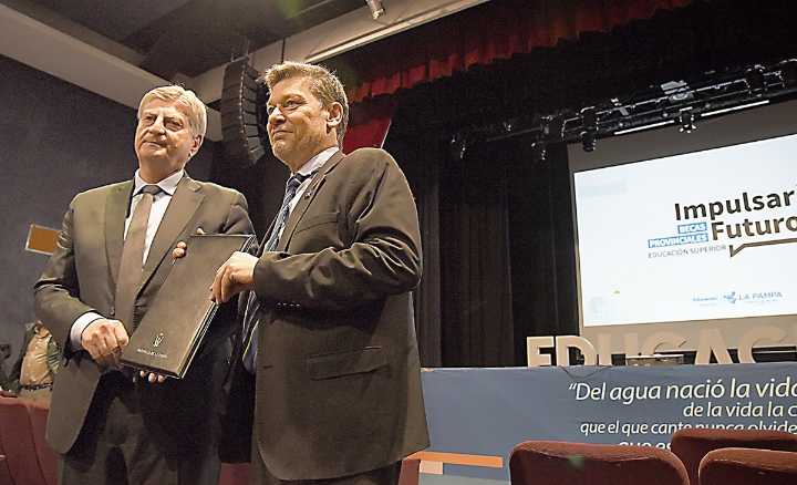 La Pampa otorgará becas a estudiantes universitarios