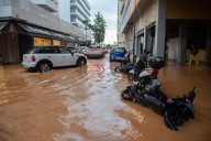 El temporal que azota Ibiza y Formentera deja dos personas heridas de gravedad por caídas sufridas en la calle