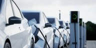 Beneficios tributarios para dueños de carros híbridos o eléctricos en Colombia 