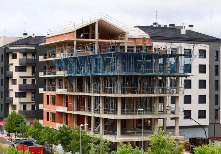 La falta de vivienda se agrava y explica hasta el 40% de la imparable escalada de los precios