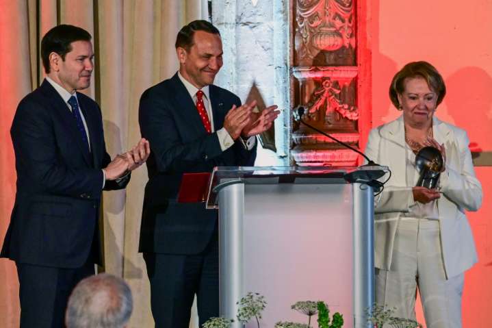 Rubio ensalza a Polonia en la entrega del premio Lech Walesa a la disidente cubana Berta Soler