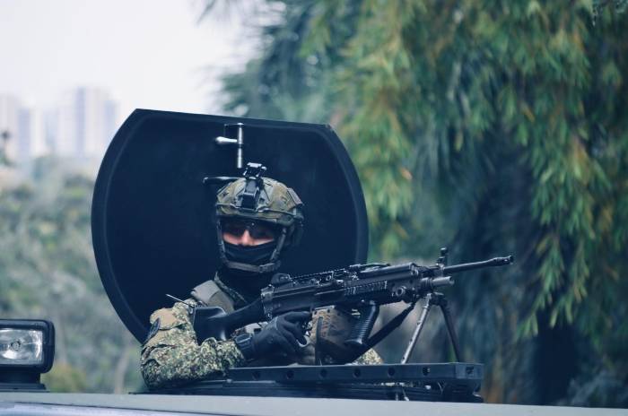 Petro reaccionó a la llegada a Cali los vehículos Hunter TR