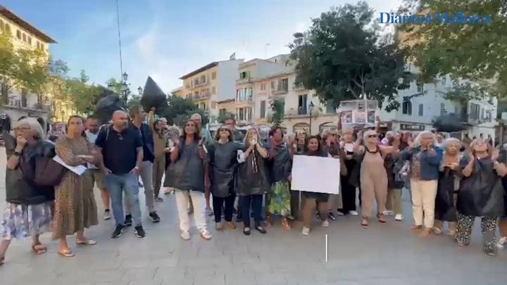 Ola de indignación en s'Arenal por la crisis de basuras: Los vecinos estallan en el pleno y exigen la dimisión de la alcaldesa de Llucmajor