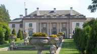 Get inspired for Downton Abbey Grand Finale by 15 du Pont estates