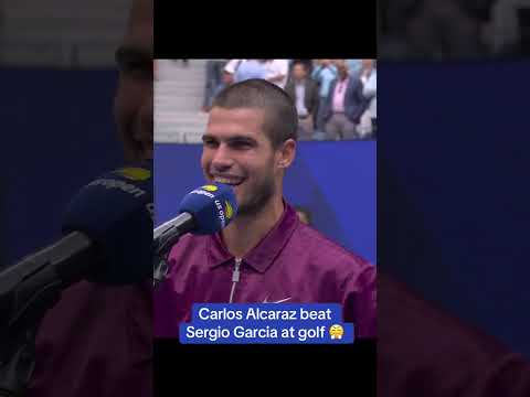 Sergio had the money ready for Carlos Alcaraz after his win 😂