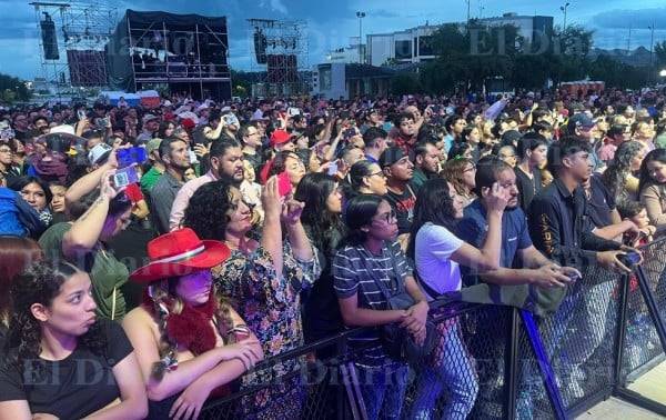 ¡Llega más gente al grito! Van entre 4 y 5 mil personas