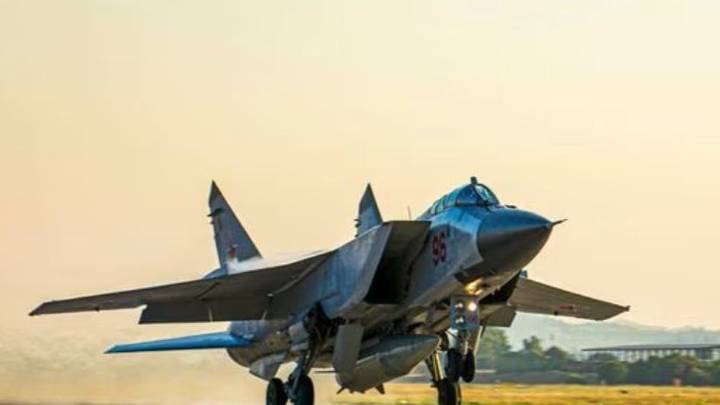 El renacimiento letal del MiG-31, un caza de la Guerra Fría con el que Putin pone a prueba las defensas europeas