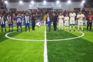 Leyendas del futbol brillaron en reinauguración de Coliseo Aldo Chamochumbi en Magdalena
