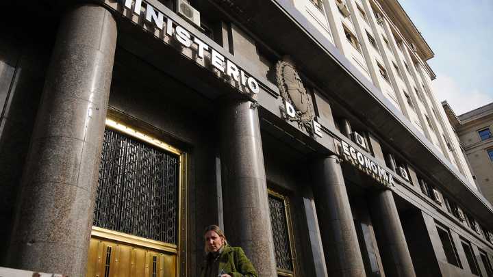 En economía, el relato choca contra la realidad