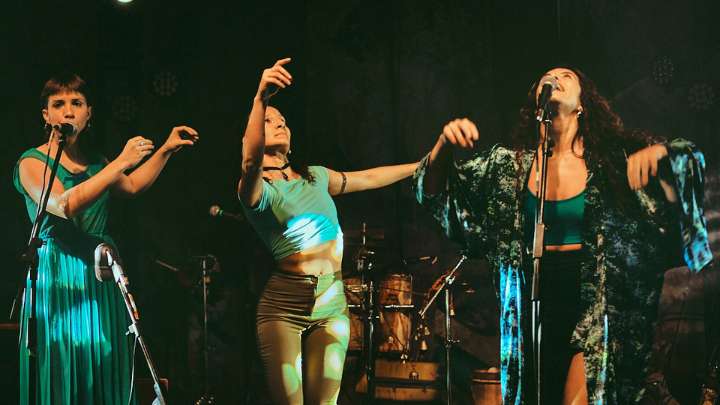 Música y danza de la tierra