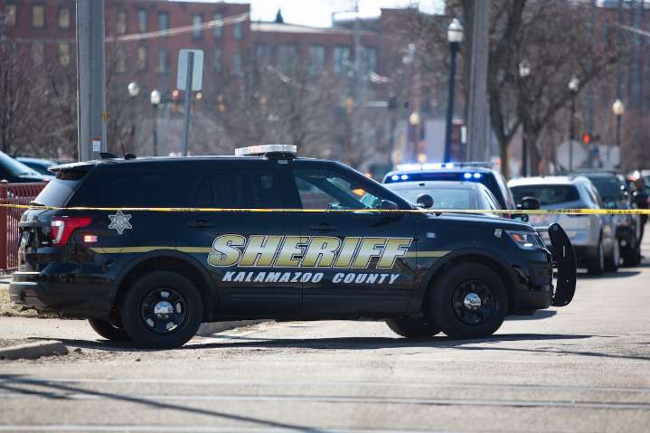 Police arrest 24-year-old man for stealing from Kalamazoo business