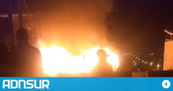 01:42 Un impresionante incendio volvió a consumir una vivienda en el barrio Ceferino Namuncurá