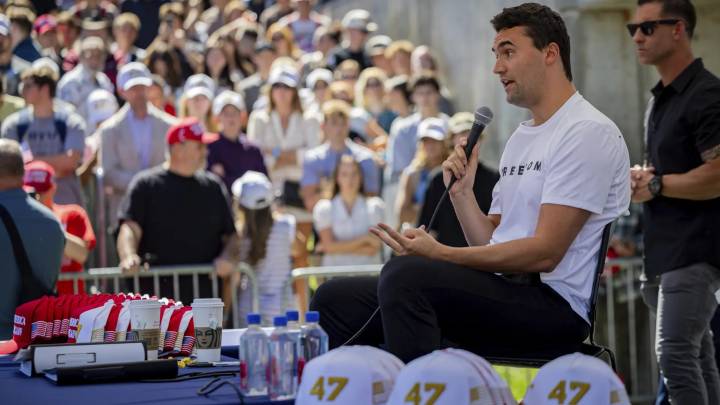 El comentarista Charlie Kirk, aliado de Trump, recibe un disparo en una universidad de EEUU