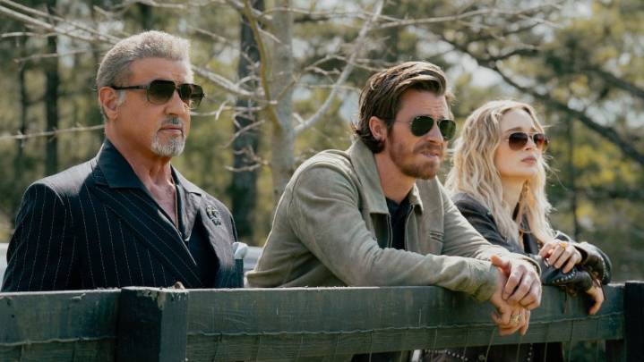 Garrett Hedlund’s Mitch Balances ‘2 Love Stories’ in ‘Tulsa King’ Season 3