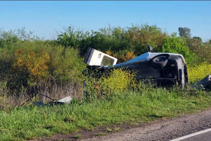 Tres jóvenes resultaron heridos tras un fuerte accidente en la Ruta 20