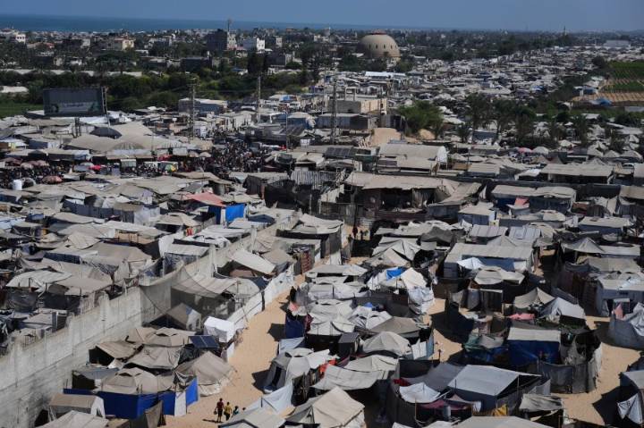 The Latest: EU leader calls for sanctions against Israel as new airstrikes hit Yemen's capital