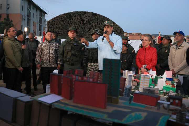 Venezuela anuncia adiestramiento militar continuo ante "amenazas" de Estados Unidos