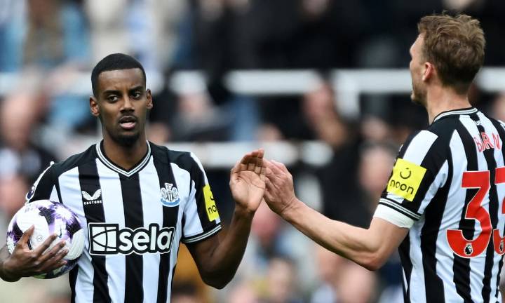 Alexander Isak message to Newcastle team-mates revealed after Liverpool transfer saga