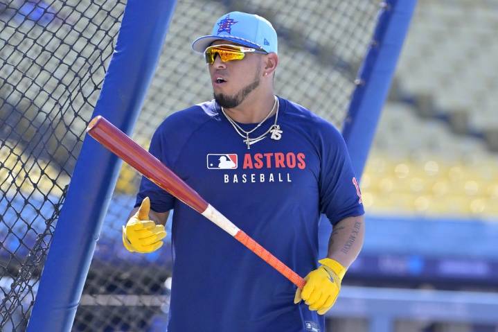 Deadspin | Reports: Astros activating 3B Isaac Paredes from 60-day IL