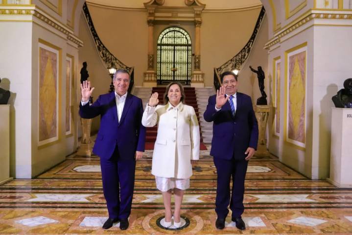 Jefa de Estado sostuvo reunión de trabajo con gobernador regional de Amazonas