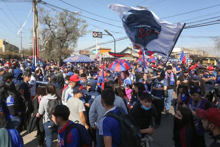 Interrumpieron la serie de Copa Davis: hinchas de la U provocaron graves desmanes en los alrededores del Estadio Nacional