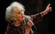 Buscan mantener proyectos de conservación del archivo de Elena Poniatowska