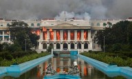 Esposa de ex primer ministro de Nepal fallece en ataque incendiario