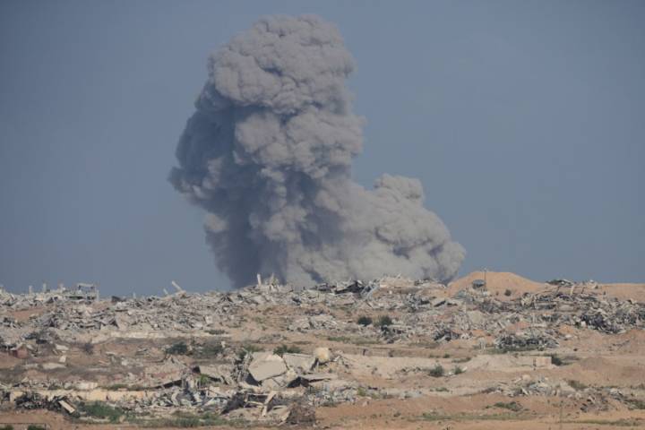 Israeli troops kill at least 31 Palestinians in Gaza as Trump peace proposal raises questions