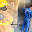 Bomberos de Santa Marta rescatan a 13 personas atrapadas en ascensores