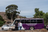 Transporte Violeta con alumnas de la UABC choca hacia Valle de las Palmas
