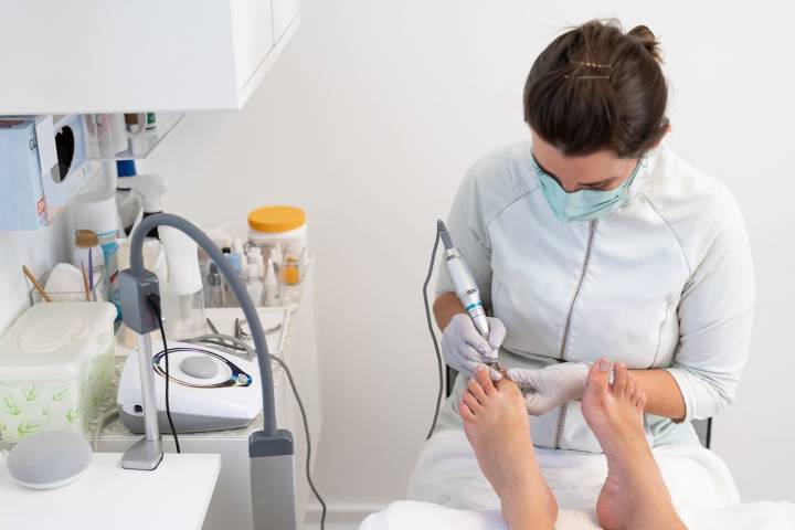 Why Podiatrists Recommend Medical Pedicures for Foot Health