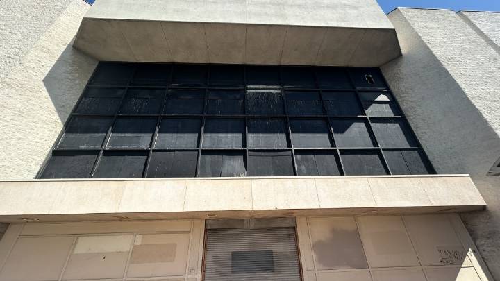 The Hawthorne Plaza mall was abandoned 25 years ago. Can the city force property owners to act?