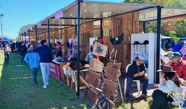 CHACO:  Los Emprendedores Mostraron Innovación Y Calidad En La Isla Del Cerrito